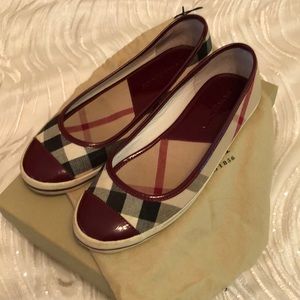 Burberry flats in size 8